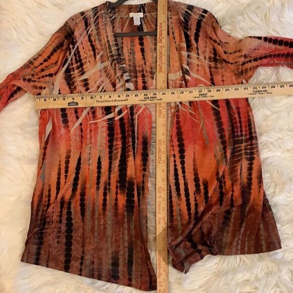 Chico’s size 2 cardigan wrap.  Size up or down with this crinkle material design - Picture 8 of 8